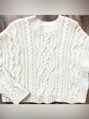 Soho & Stella Cream Cable Knit Sweater Size Small Chunky Cozy